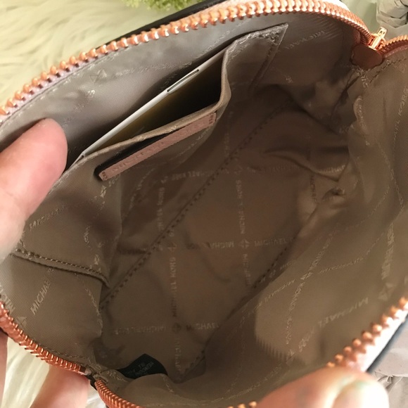 New Michael Kors jet set large make up pouch 👝 - Picture 6 of 6